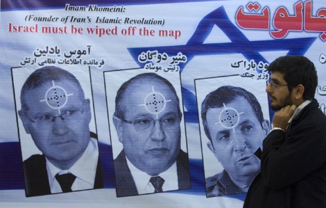 Dagan (centro), apuntado como enemigo en Irn. REUTERS